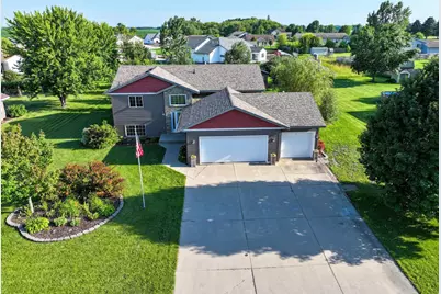 705 W Queen Street, Osakis, MN 56360 - Photo 1