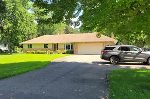 6095 Stillwater Blvd N, Oakdale, MN 55128 - Photo 1