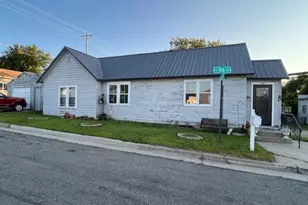 102 4th St S, Grove City, MN 56243 - Photo 1