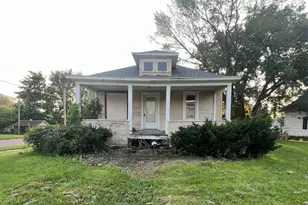 403 N Orient St, Fairmont, MN 56031 - Photo 1