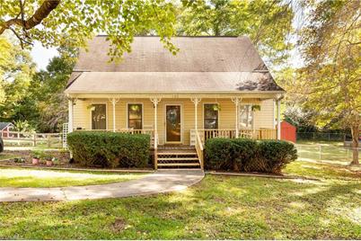 105 Trollinger Street - Photo 1