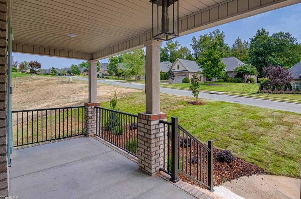 2261 Cambridge Oaks Dr, High Point, NC 27262