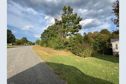 00 Westbridge Place #Lot 104, Mount Airy, NC 27030 - Photo 4