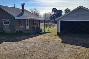 142 Motsinger Dr, Winston-Salem, NC 27107 - Photo 2