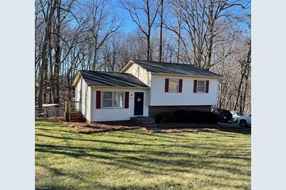 5536 Remington Point Drive - Photo 1