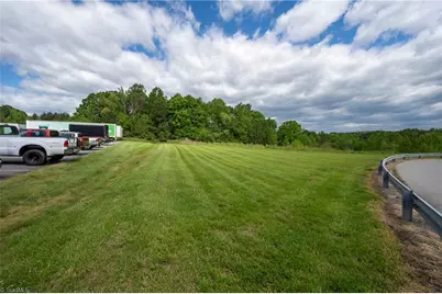 529 E Main Street, Yadkinville, NC 27055 - Photo 10