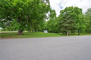 529 E Main St, Yadkinville, NC 27055 - Photo 12