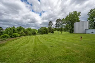 529 E Main St, Yadkinville, NC 27055 - Photo 20