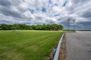 529 E Main St, Yadkinville, NC 27055 - Photo 18