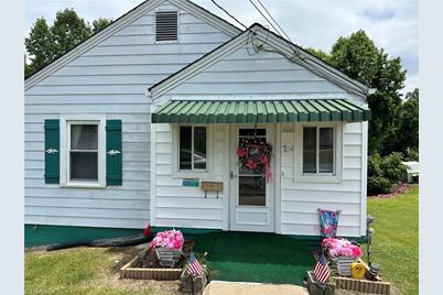 704 Burnett Street, Reidsville, NC 27320 - Photo 2