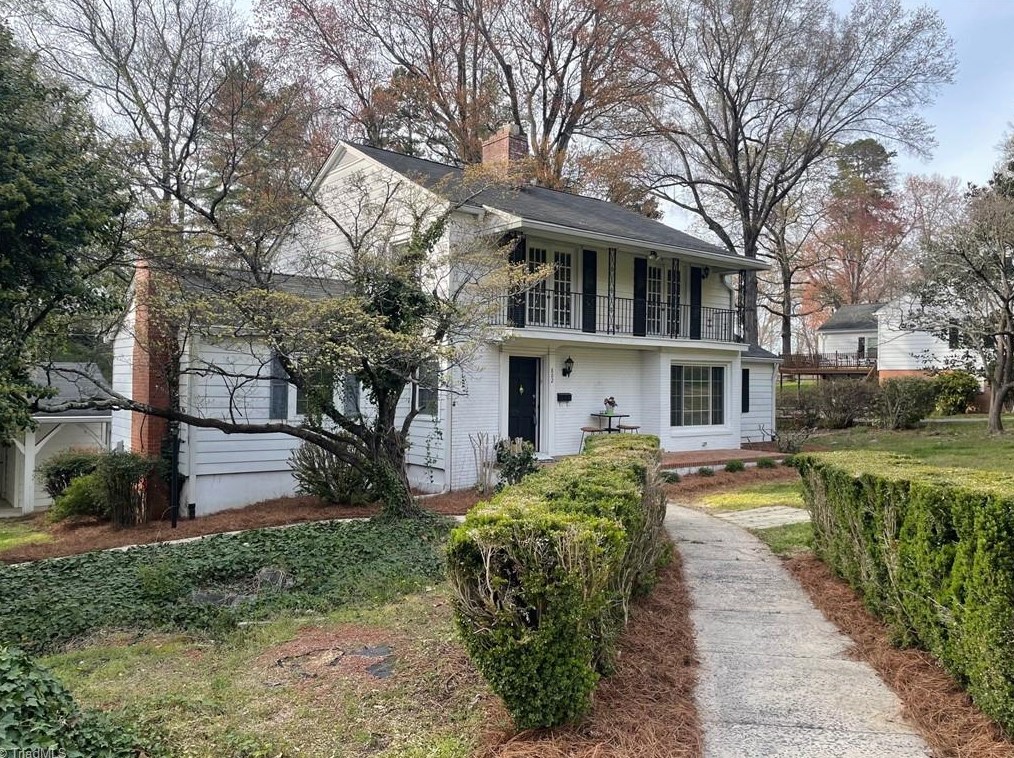 802 Lake Dr, Thomasville NC  27360-2625 exterior