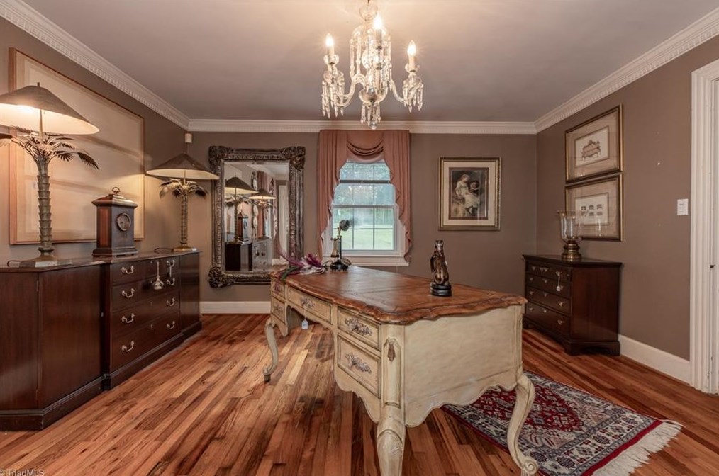 802 Lake Dr, Thomasville NC  27360-2625 exterior