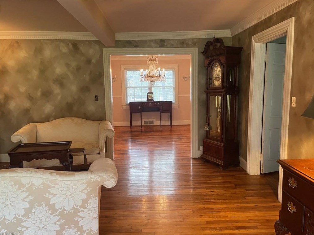 802 Lake Dr, Thomasville NC  27360-2625 exterior