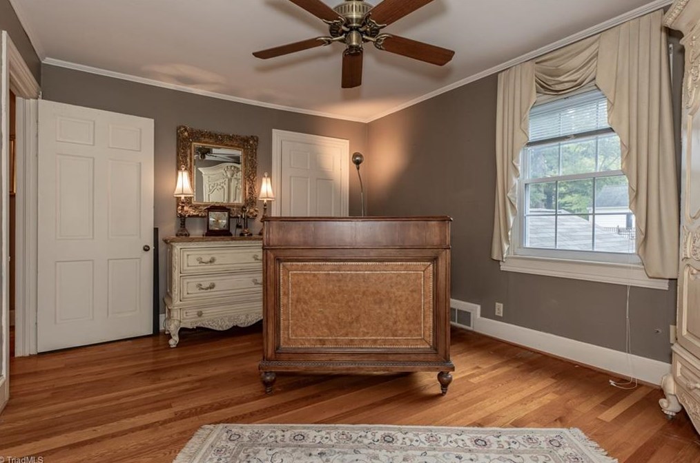 802 Lake Dr, Thomasville NC  27360-2625 exterior