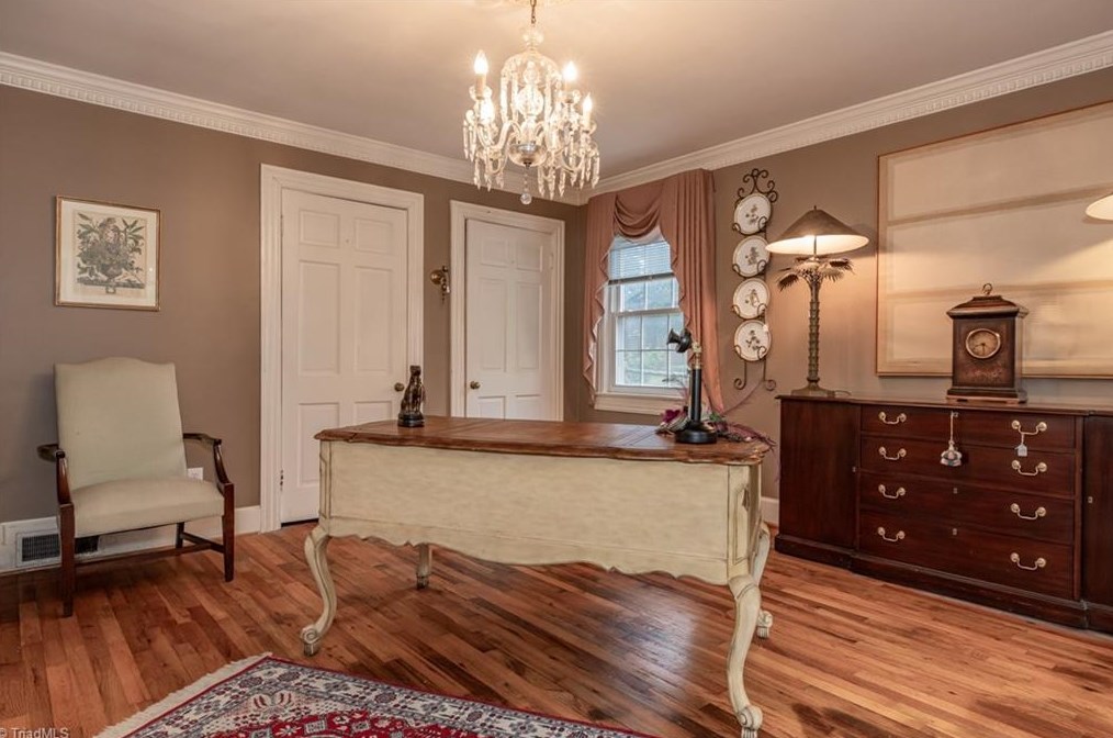 802 Lake Dr, Thomasville NC  27360-2625 exterior