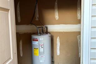 3933 Valley Ct, Winston-Salem, NC 27106 - Photo 4