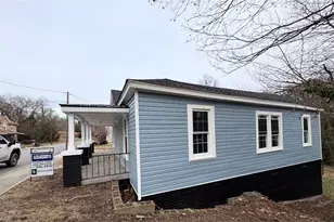 137 Ridge St, Reidsville, NC 27320 - Photo 2