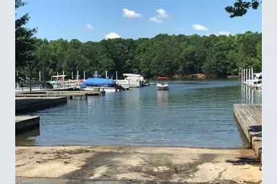 112 Sycamore Street, New London, NC 28127 - Photo 32