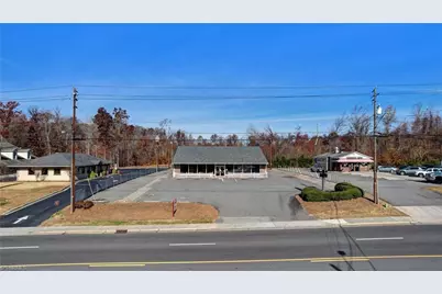 247 W Kings Highway, Eden, NC 27288 - Photo 4
