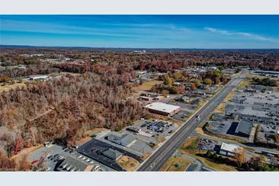 247 W Kings Highway, Eden, NC 27288 - Photo 6