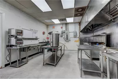 247 W Kings Highway, Eden, NC 27288 - Photo 20