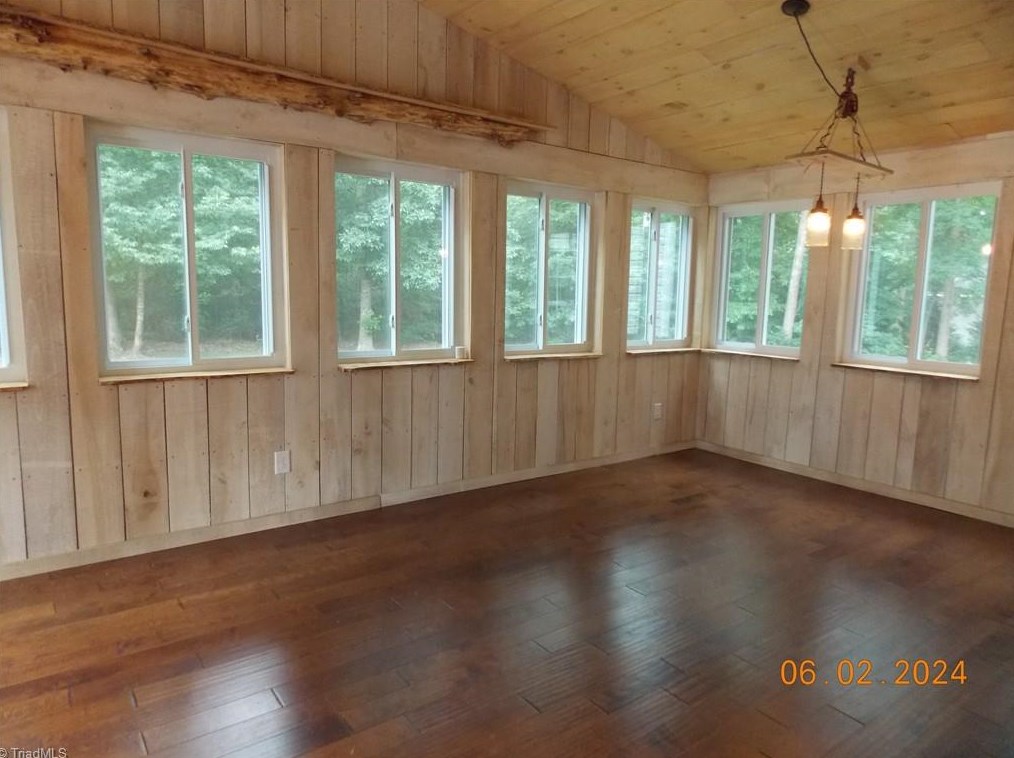 8512 Springbirch Ter, Stokesdale NC  27357-8591 exterior