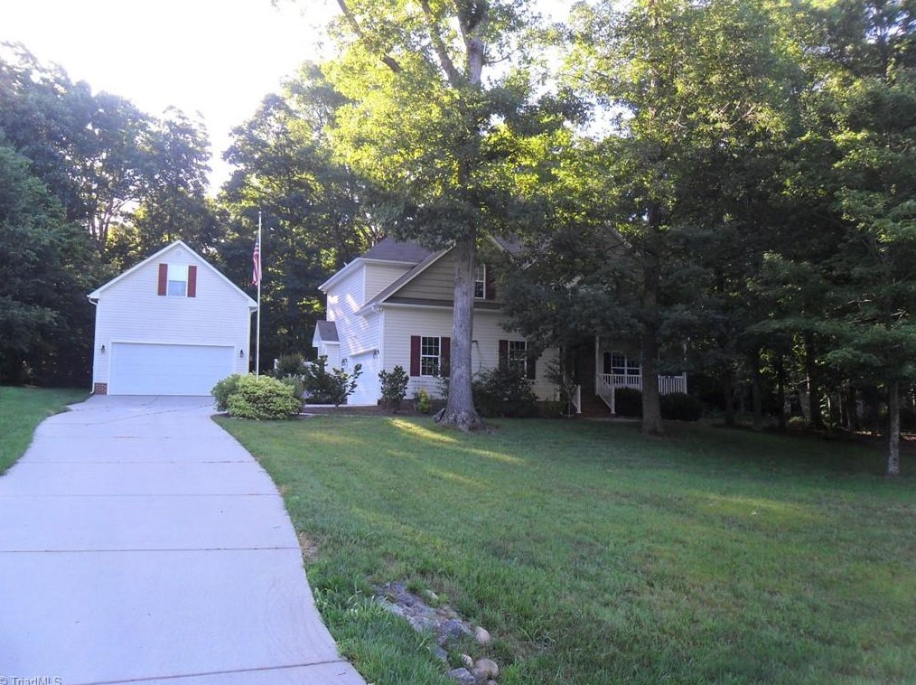 8512 Springbirch Ter, Stokesdale NC  27357-8591 exterior