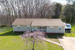 444 Bremen Garden Dr, Lexington, NC 27295