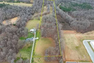 7340 Old Country Ln, Mebane, NC 27302 - Photo 4