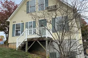502 S Key St, Pilot Mountain, NC 27041 - Photo 2