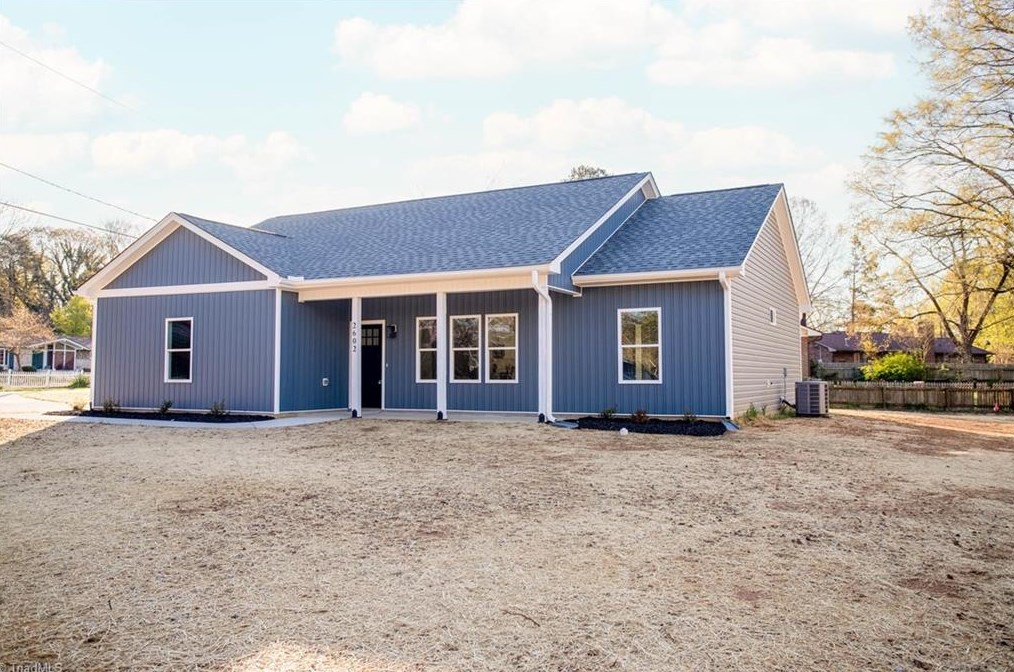 2602 Evergreen Ln, Burlington, NC 27215