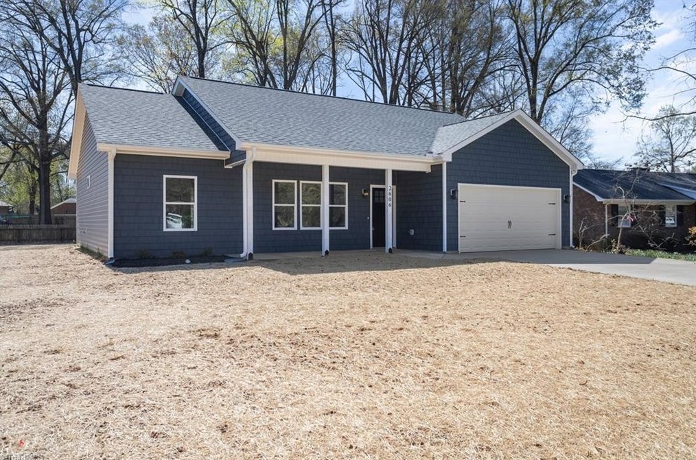 2606 Evergreen Ln, Burlington, NC 27215