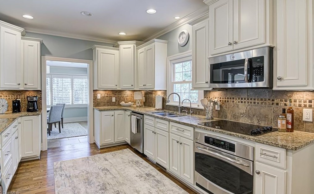 1109 Rockford Rd, High Point NC  27262-4654 exterior