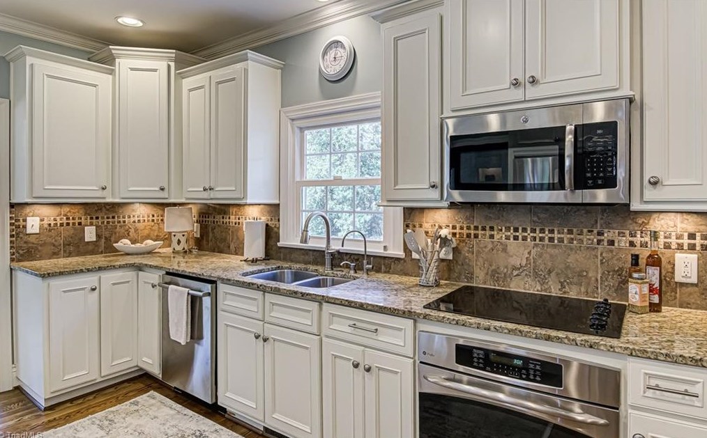 1109 Rockford Rd, High Point NC  27262-4654 exterior