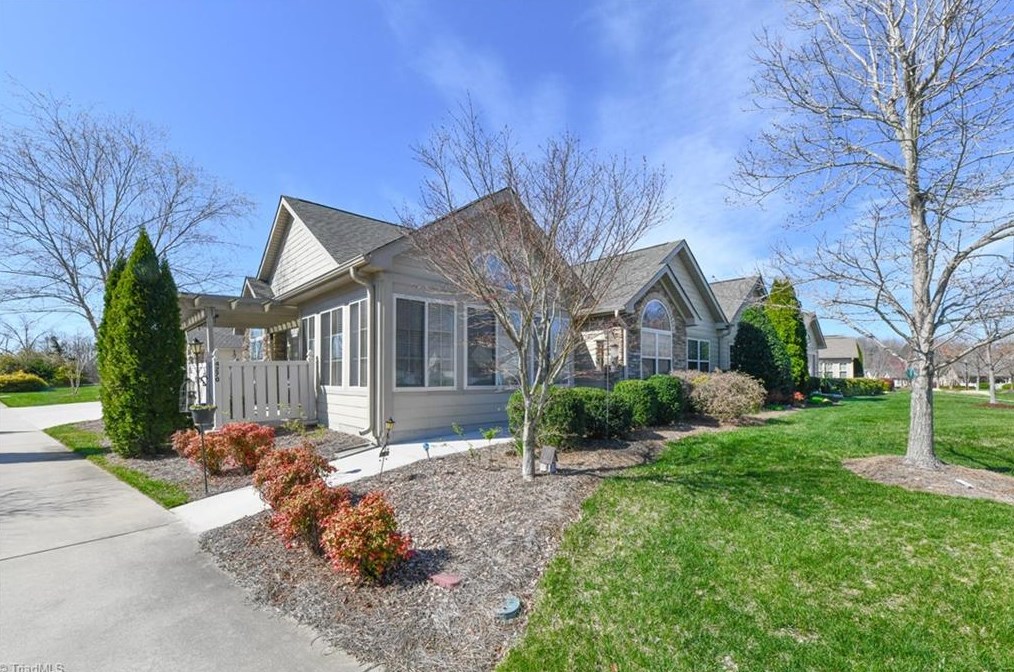 4270 Plantation Ridge Ln, Greensboro, NC 27409