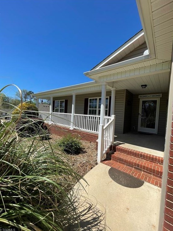 502 Glenwood Dr, Lexington, NC 27292-2993
