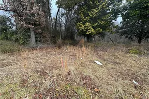 349 E King St, King, NC 27021 - Photo 8