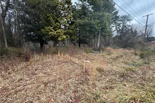 349 E King St, King, NC 27021 - Photo 4