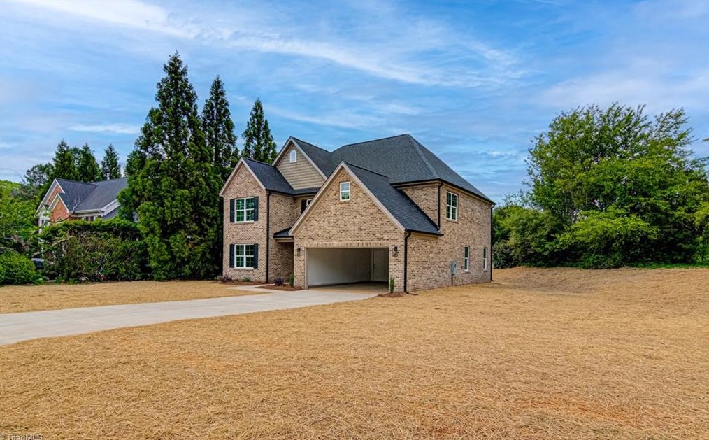 300 Kilburn Way Ln, Kernersville, NC 27284-7107
