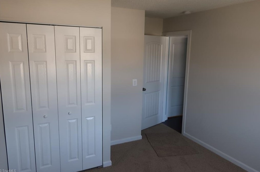 612 Kingsberry Park Dr, Winston Salem NC  27107-6206 exterior