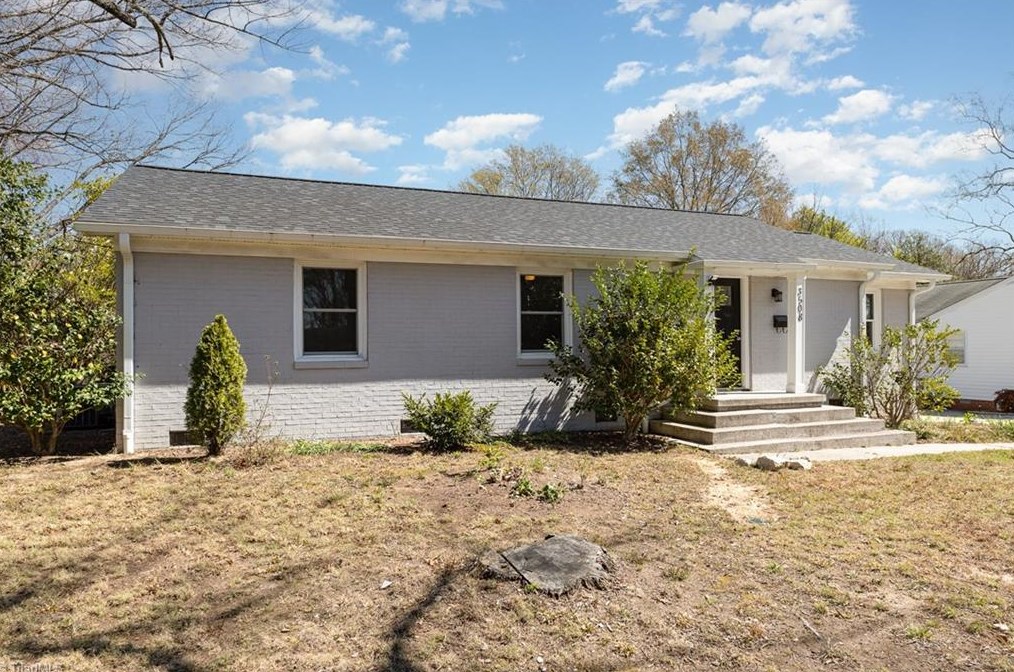 3508 Cloverdale Dr, Greensboro NC  27408-2904 exterior