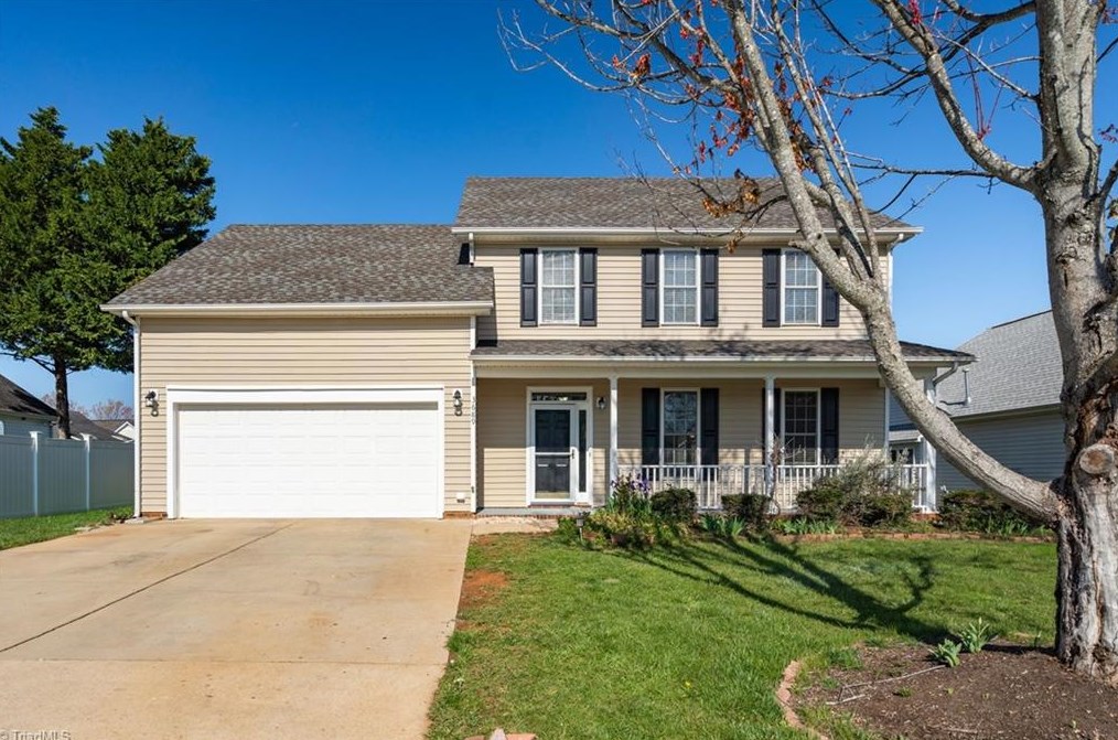 3689 Shadow Ridge Dr, High Point, NC 27265-8404