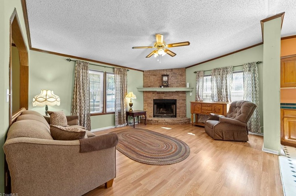 150 Austin Ln, Stokesdale, NC 27357-8636