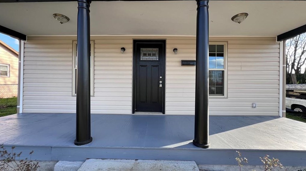 808 Moravia St, Winston Salem, NC 27107-3319