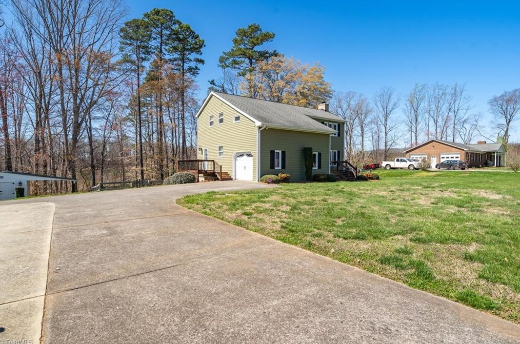 1070 Priddy Rd, King, NC 27021