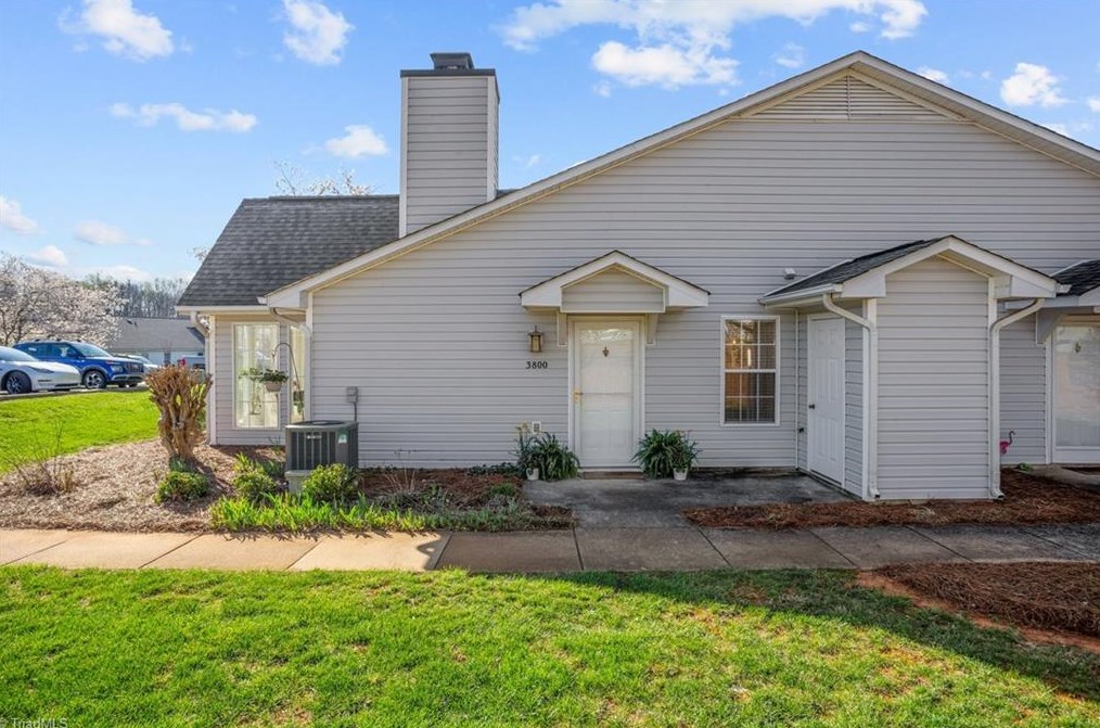 3800 Westridge Farm Ln, Clemmons, NC 27012