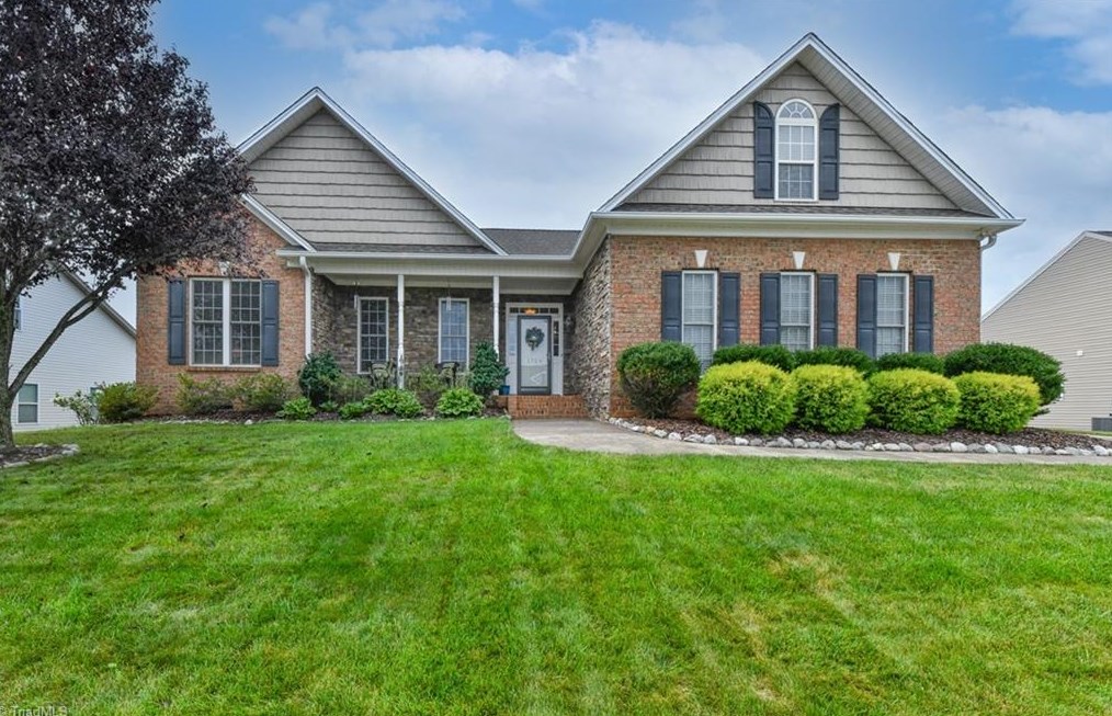 1724 Castle Peak Dr, Rural Hall, NC 27045