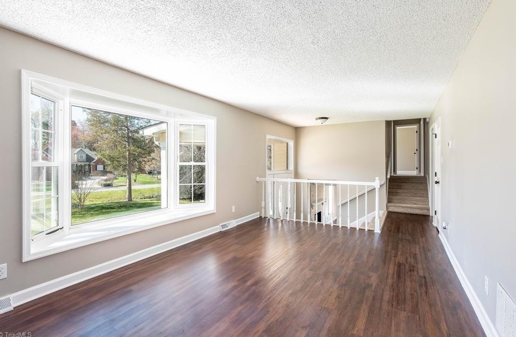 7 Kentbury Cir, Greensboro, NC 27406-9340