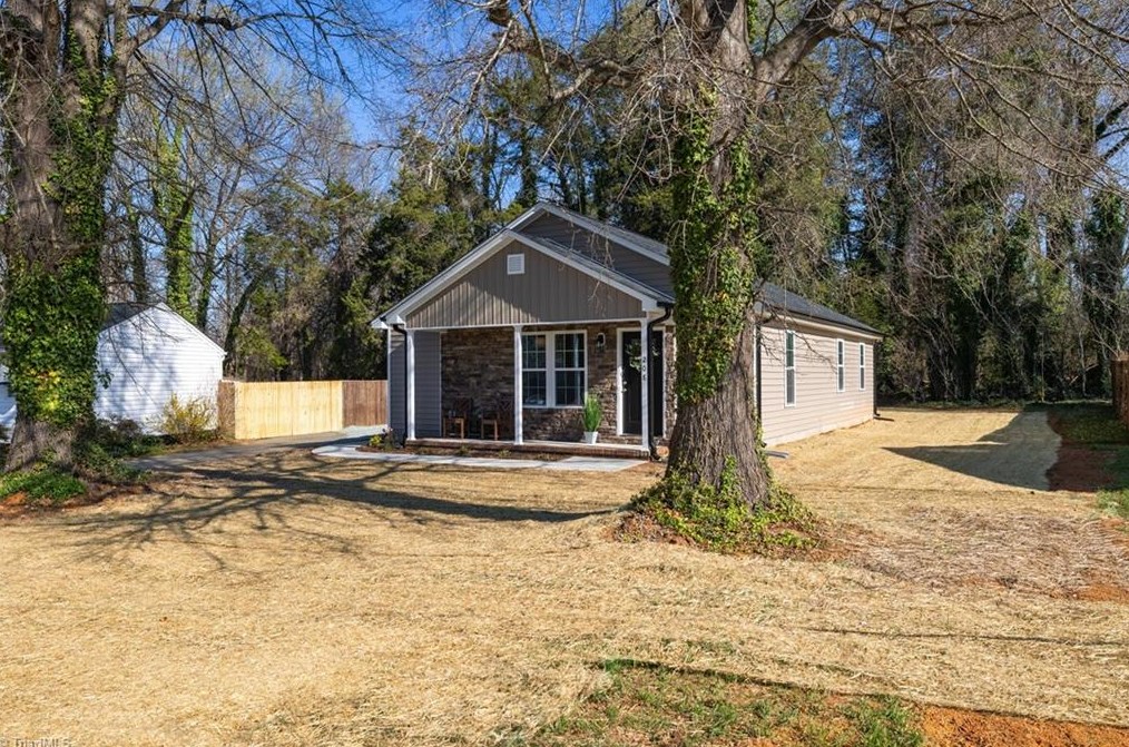208 Circle Dr, Gibsonville, NC 27249