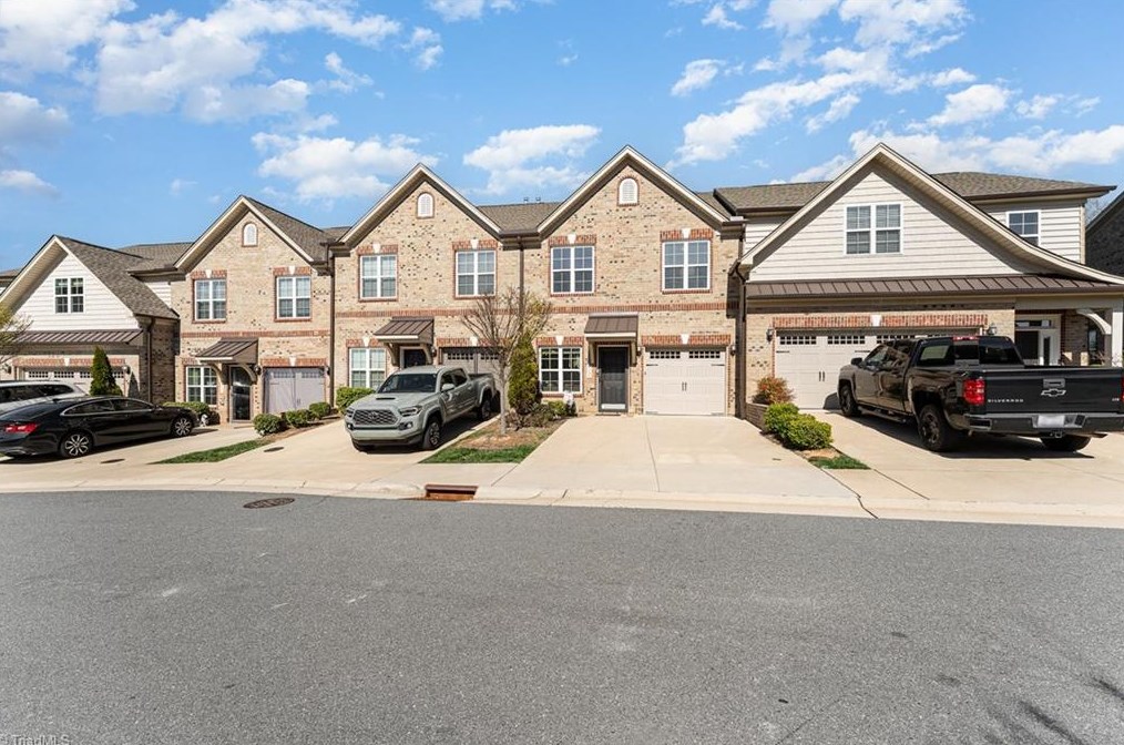 5146 Farm House Trl, Winston Salem, NC 27103
